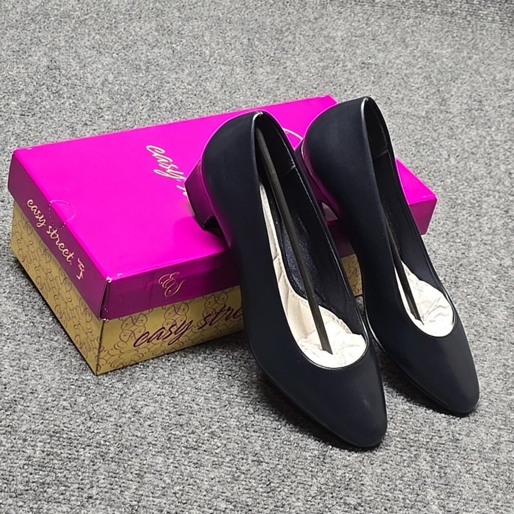 Easy Street Prim Pumps Womens 7.5W Navy Block 1.5" Heel Navy
